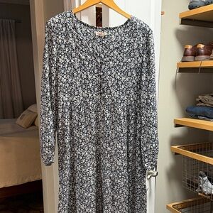 Faherty Floral Navy and White Dress maxi size small